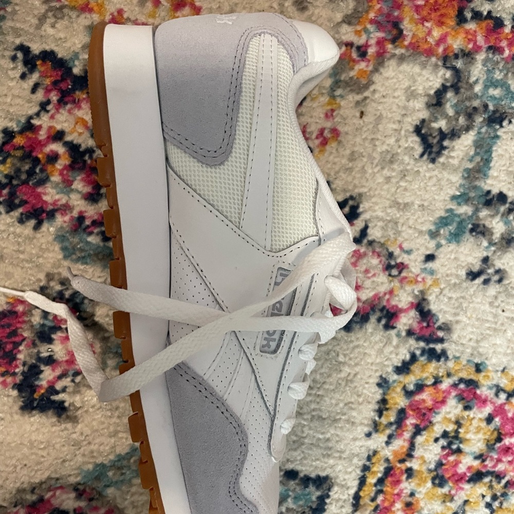 NWT reebok grey and white